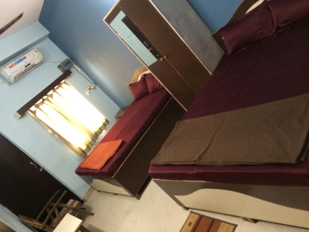 Hotel Pragya International Varanasi Oda fotoğraf